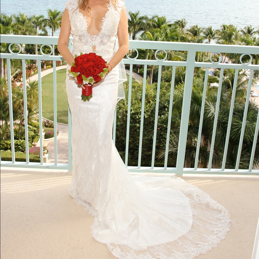 Ivory pearl decorated wedding dress